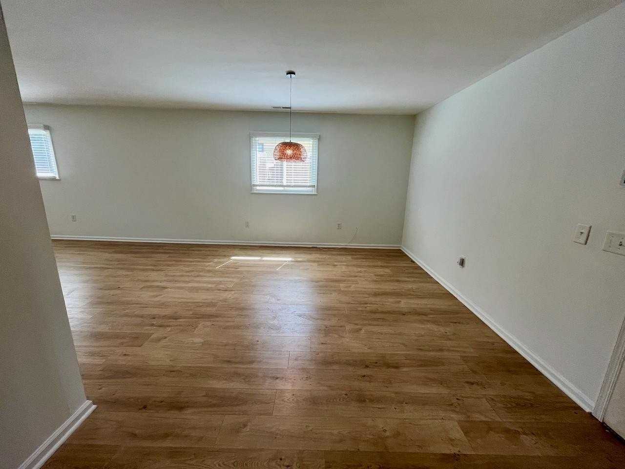 2720 Sanderford Rd - Photo 6 of 18