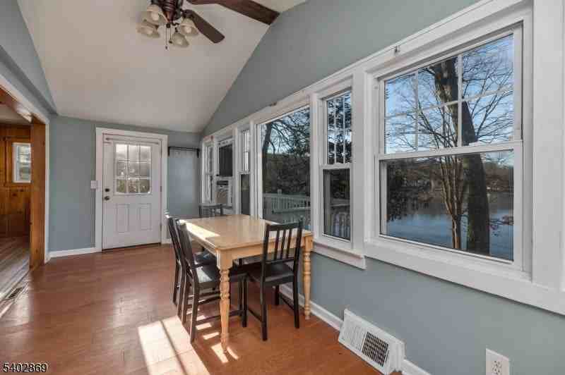 103 Upper Lakeview Ave - Photo 5 of 25