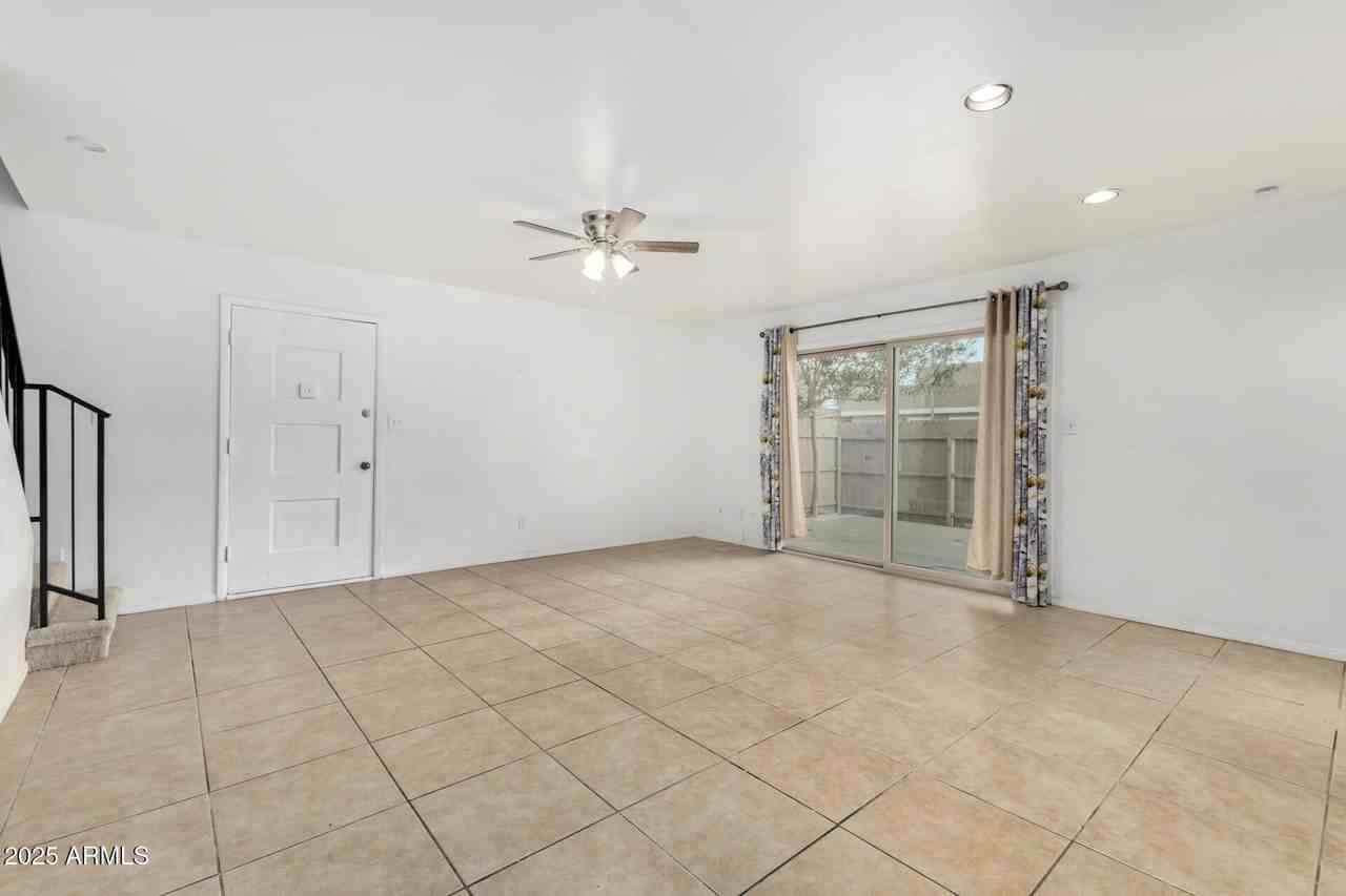 8430 N 34th Dr - Photo 6 of 21