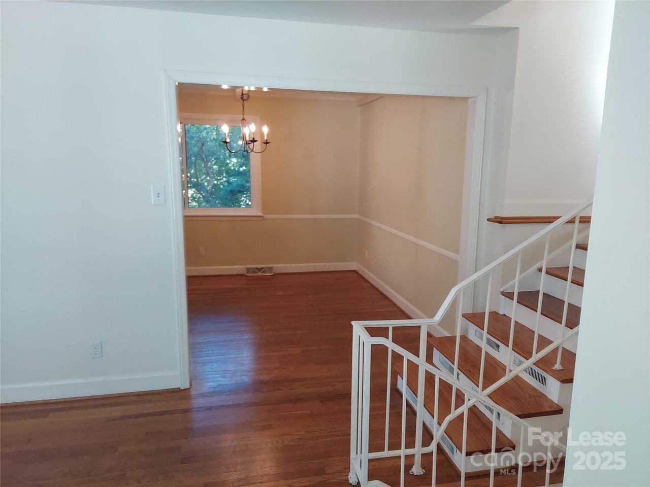 3813 Selwyn Ave - Photo 5 of 24