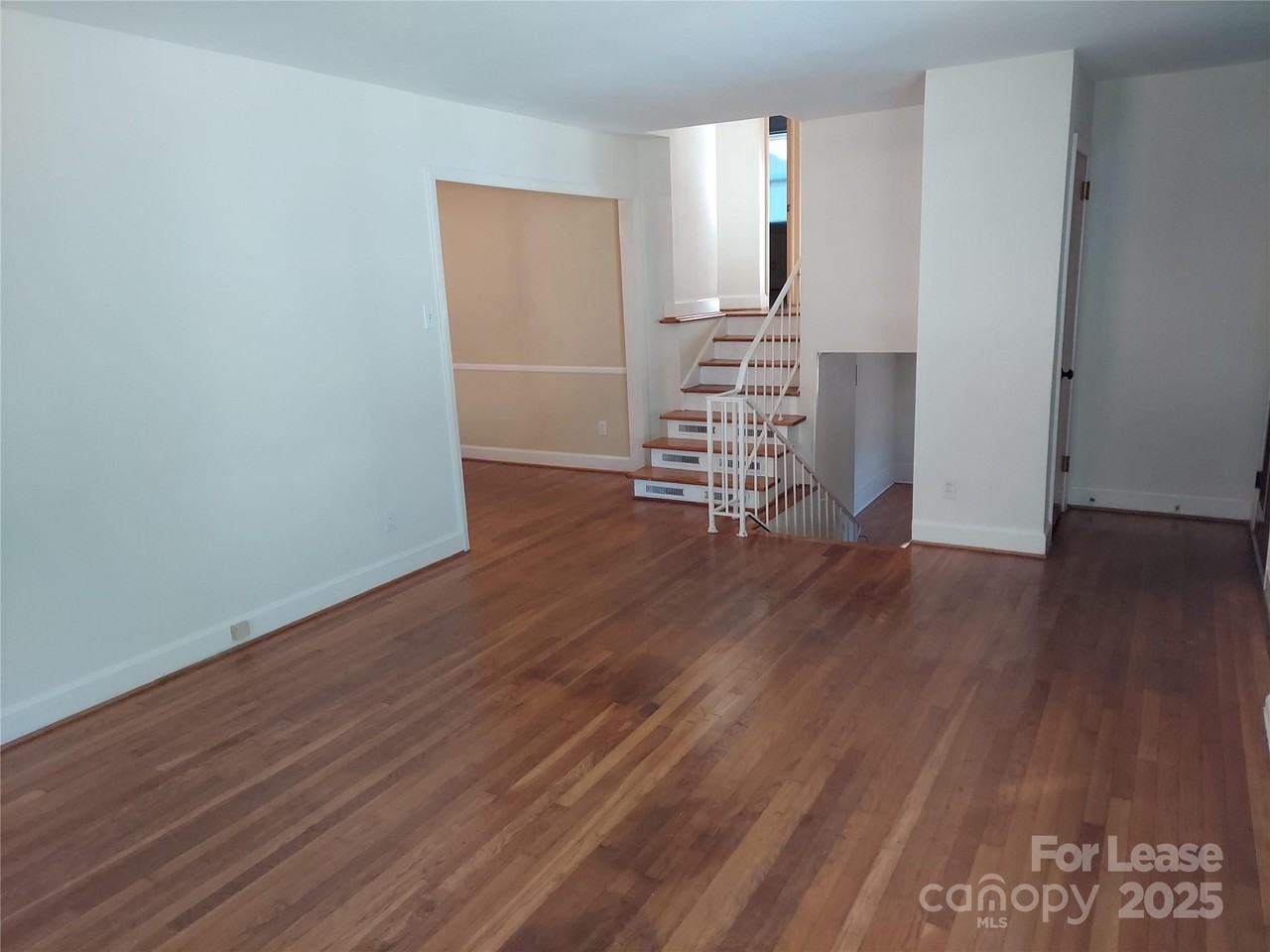 3813 Selwyn Ave - Photo 6 of 24