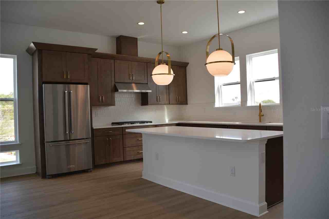 2178 Whitney Marsh Aly - Photo 4 of 13