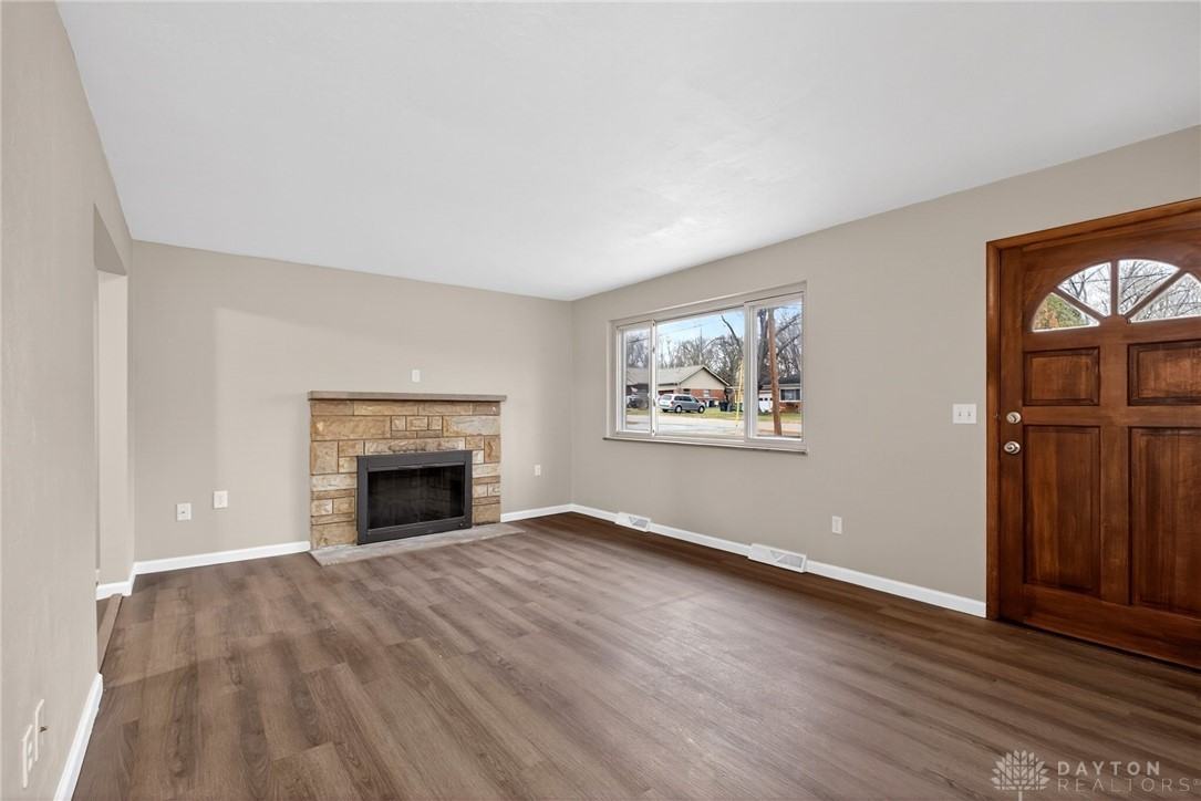 275 Parker Dr - Photo 5 of 21