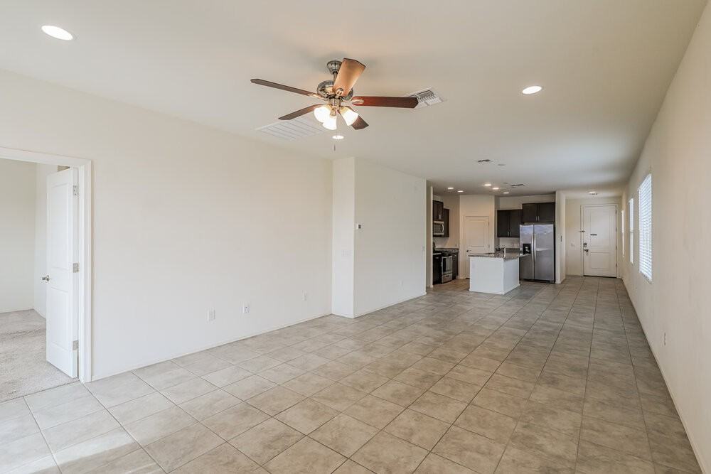 11208 S Weismann Dr - Photo 3 of 16