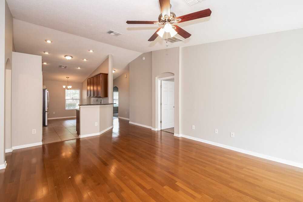 16247 Magnolia Grove Way - Photo 2 of 19