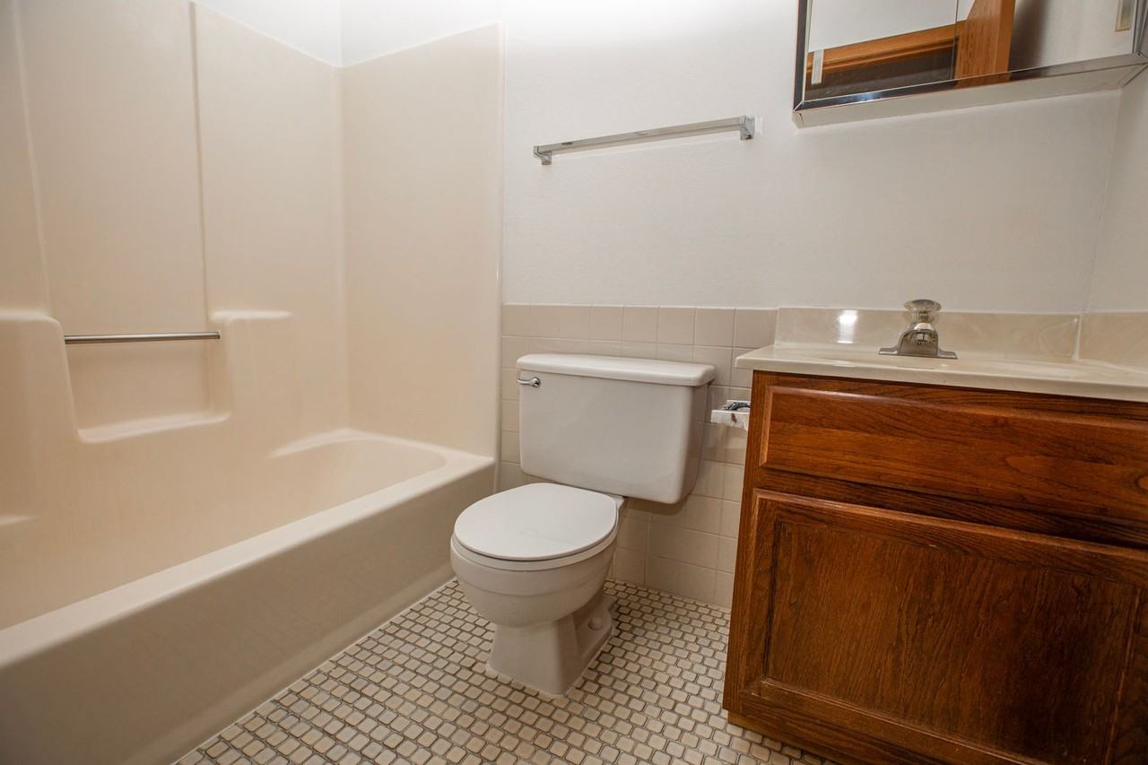 Hidden Valley Apartments - Photo 5 of 5