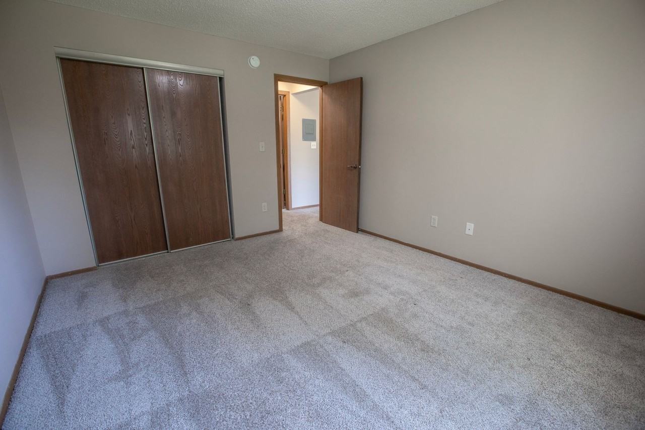 Hidden Valley Apartments - Photo 4 of 6