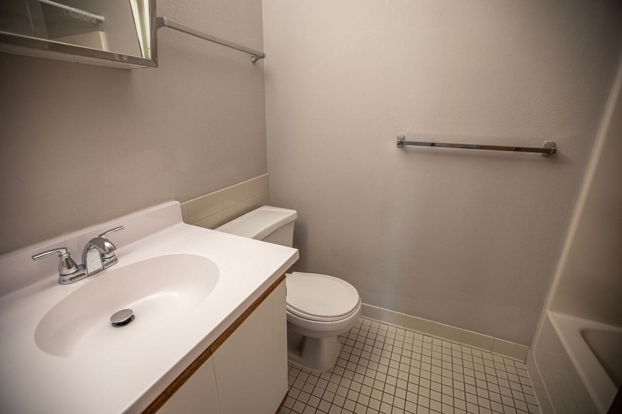 1920 Roosevelt Dr - Photo 6 of 6