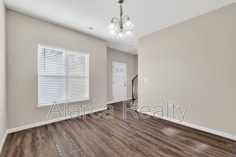 425 Centerfield Dr - Photo 5 of 19