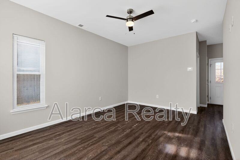 425 Centerfield Dr - Photo 6 of 19