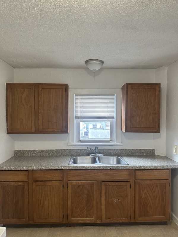 790 Condit St #6 - Photo 3 of 8