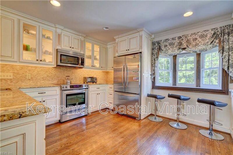 108 Commerce St - Photo 3 of 17