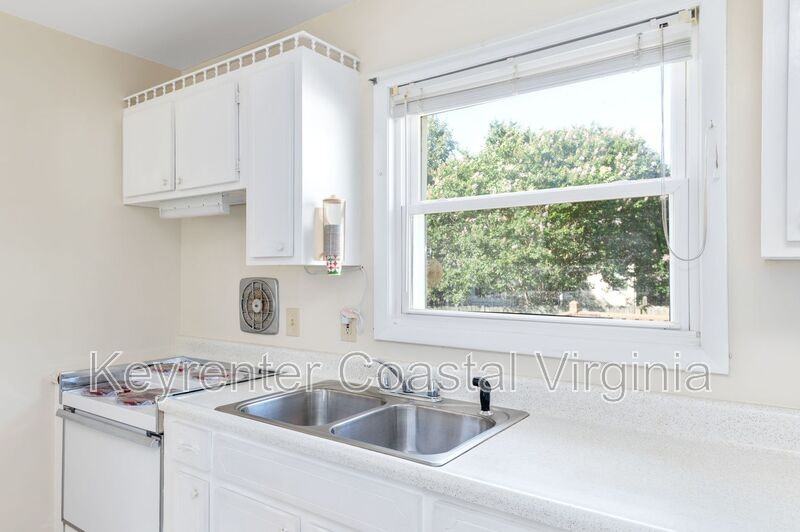 726 Sunnywood Rd - Photo 5 of 19