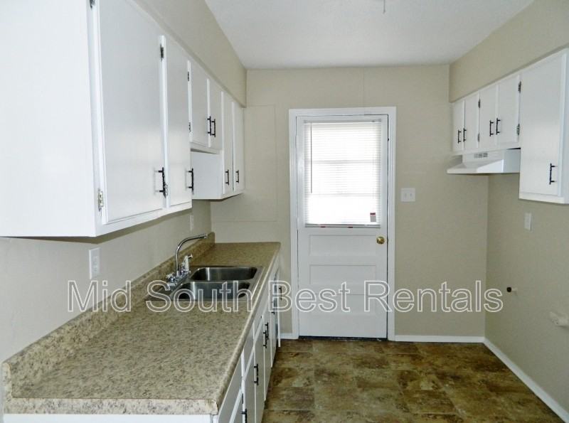 1913 Willow Wood Ave - Photo 2 of 3