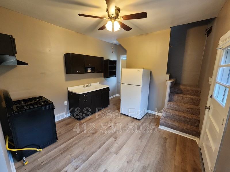 433 28th St - Photo 3 of 7