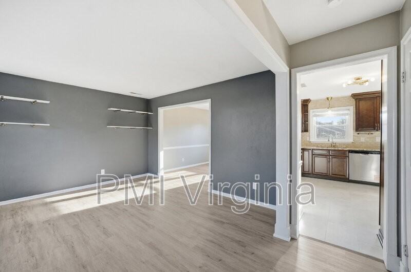 4808 Boxford Rd - Photo 7 of 50