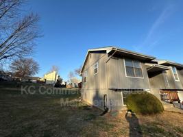 featured image of 5716 N London Ave #5716