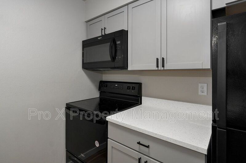 2213 E Macs Ct #3 - Photo 7 of 14