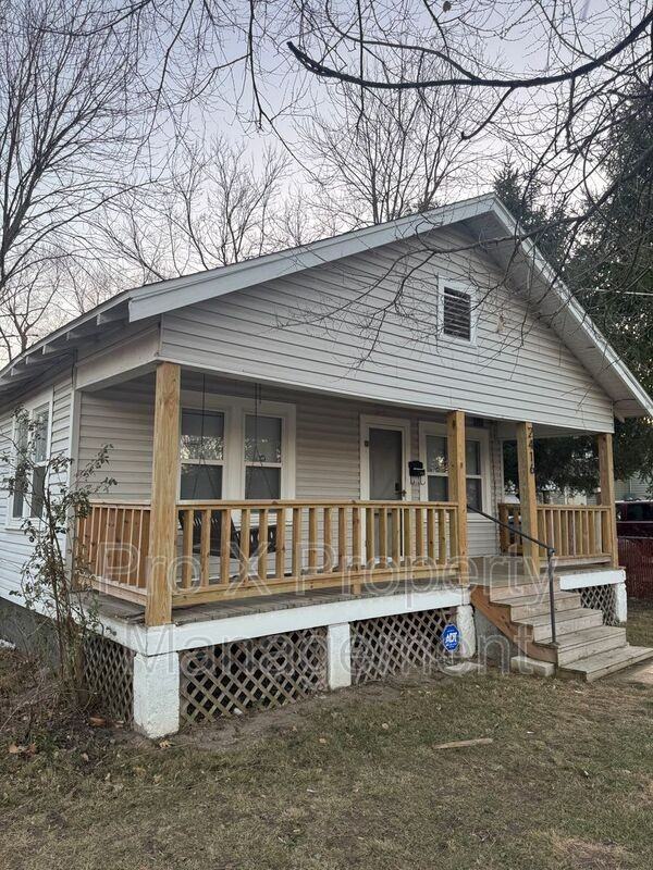 2416 W Walnut St #1 - Photo 2 of 14