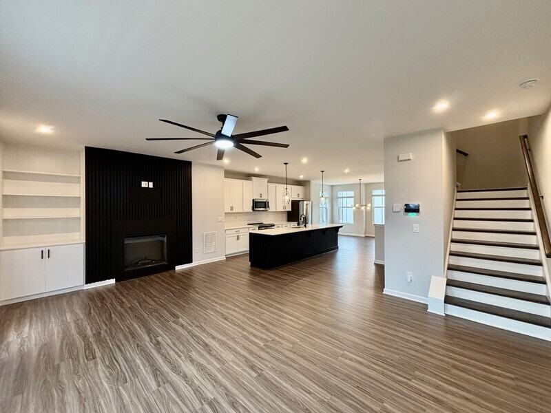 1465 Creekside Cir Nw - Photo 3 of 28