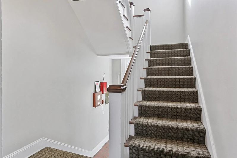 21 Peachtree Memorial Dr Nw #8 - Photo 6 of 23