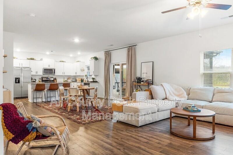 6127 Prickly Loop - Photo 7 of 37