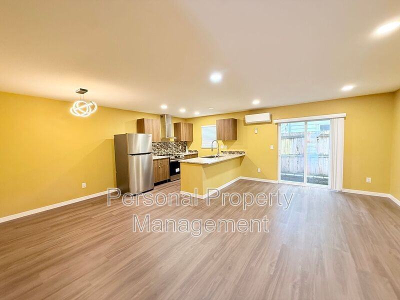 5711 Ne 74th Ct #B - Photo 4 of 24