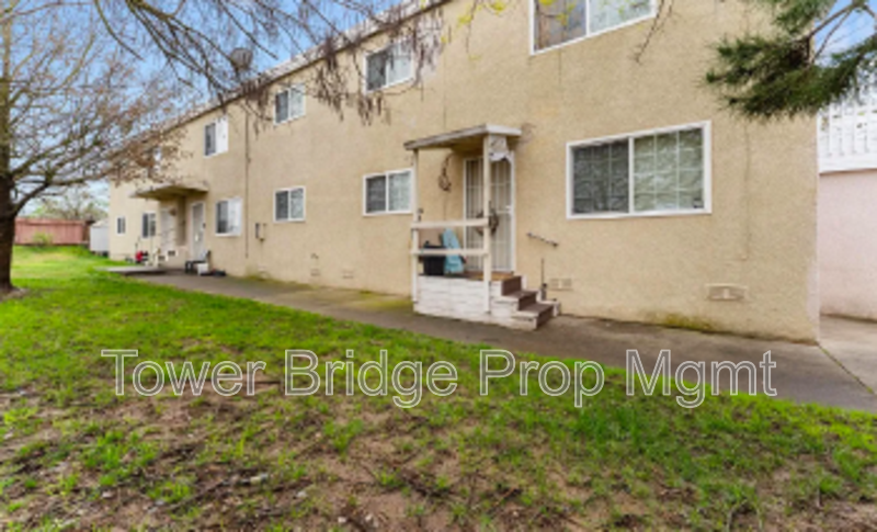 2612 Connie Dr #8 - Photo 4 of 21