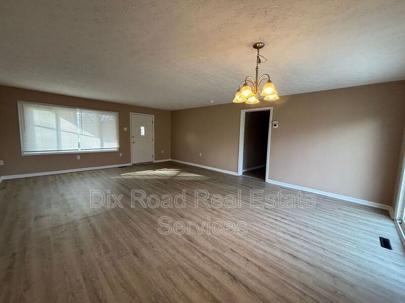 3828 Angus Ln - Photo 6 of 20