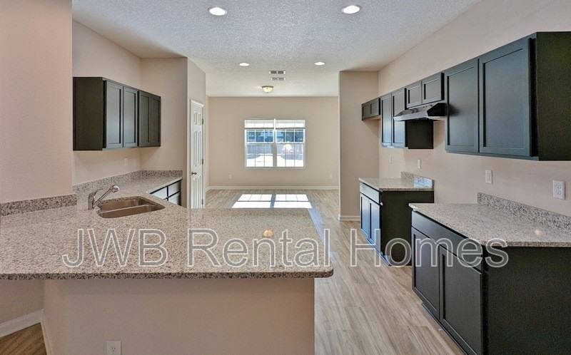 7621 Arble Dr - Photo 3 of 8