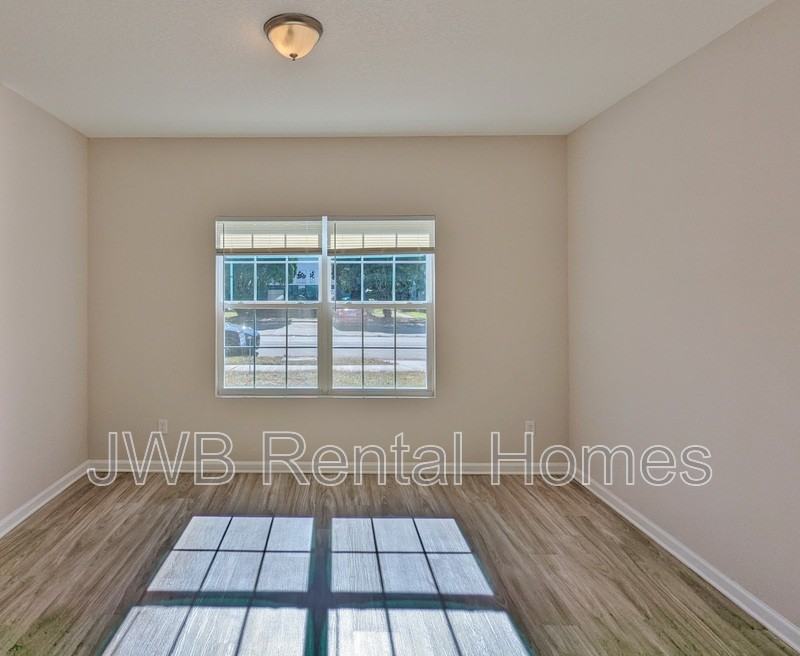 7621 Arble Dr - Photo 5 of 8