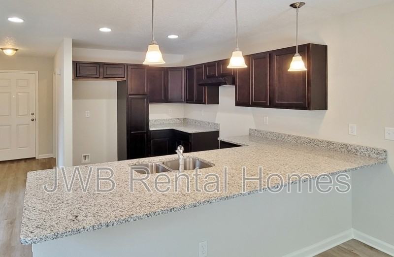 605 James St - Photo 3 of 8