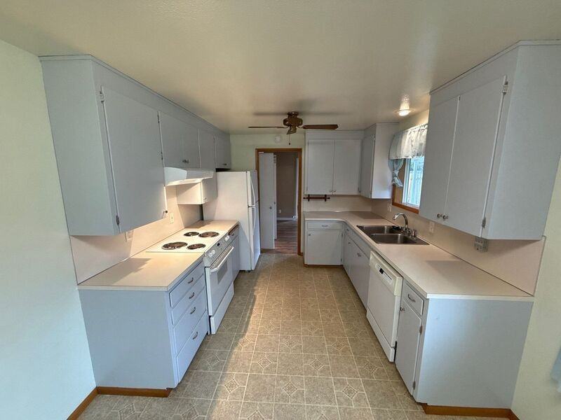 1650 Nw Highland Dr - Photo 7 of 38