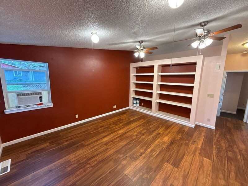 1341 F St - Photo 2 of 28