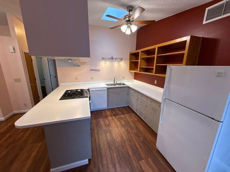 1341 F St - Photo 7 of 28