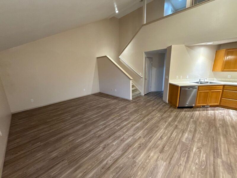 1685 Lucinda Ave Ne - Photo 2 of 16