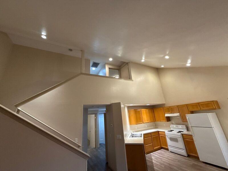 1685 Lucinda Ave Ne - Photo 6 of 16