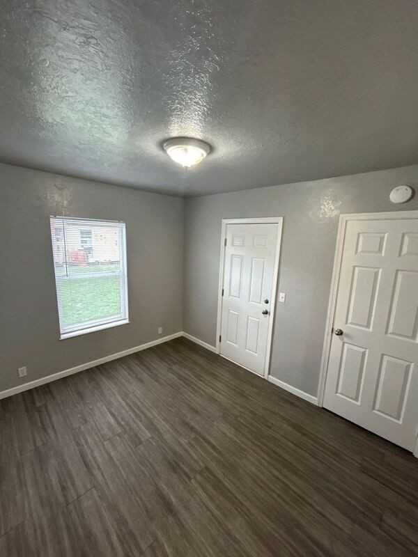 1237 Nandina St #6 - Photo 4 of 17