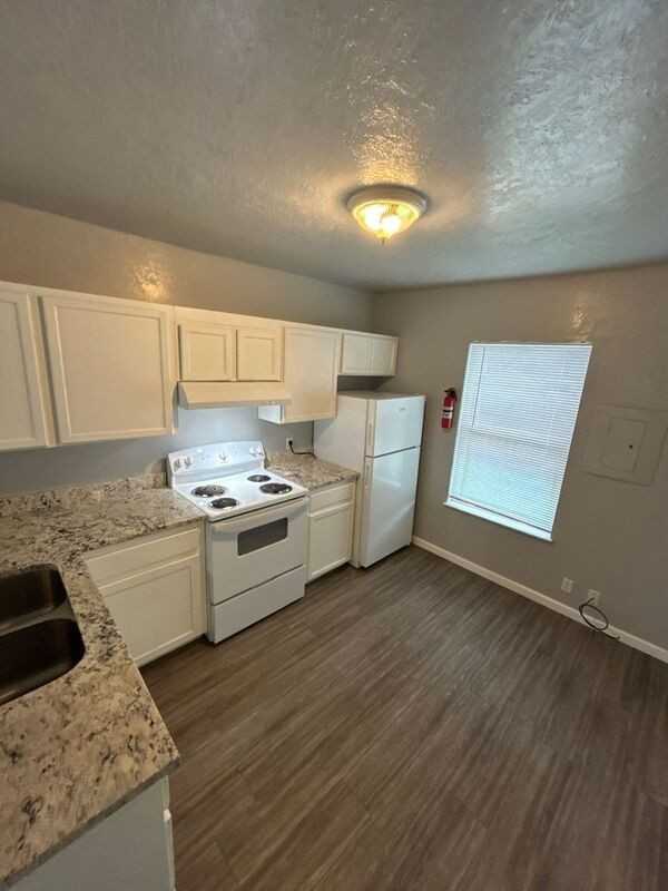 1237 Nandina St #6 - Photo 7 of 17