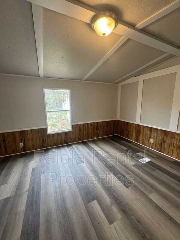 1 Talmar Ln - Photo 3 of 9