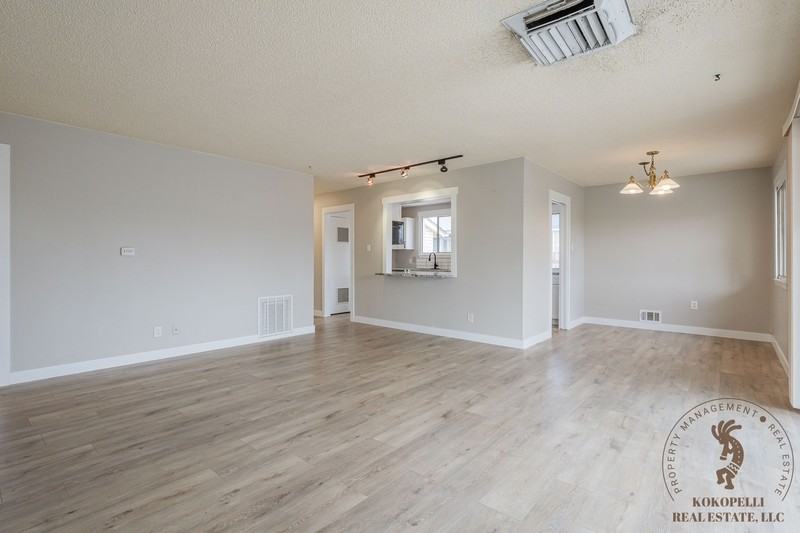 566 N 24th St - Photo 2 of 10