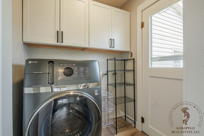 566 N 24th St - Photo 5 of 10