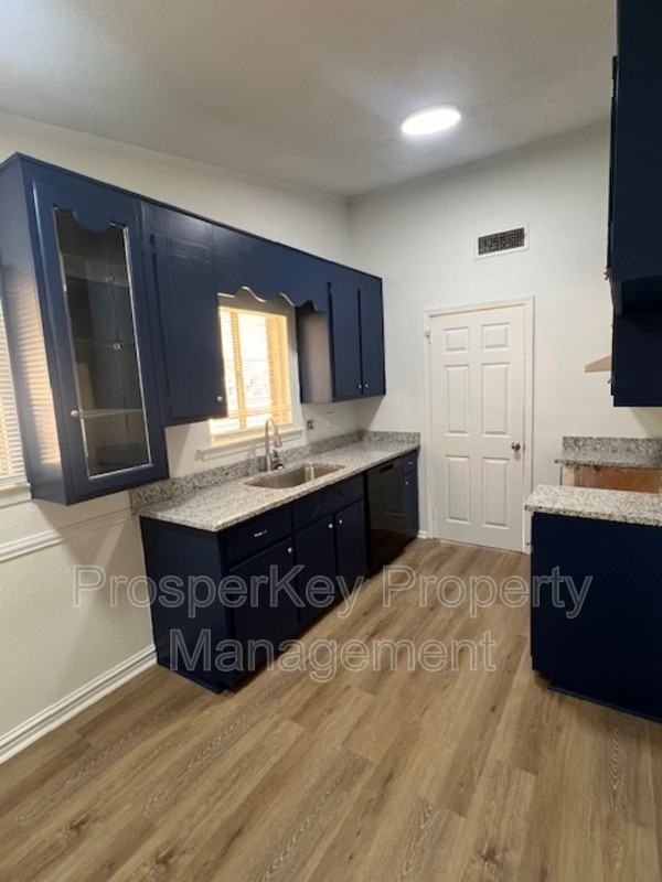 2745 N Wallace Dr - Photo 6 of 15