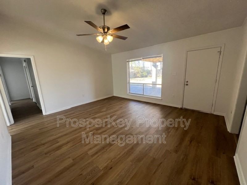 2745 N Wallace Dr - Photo 7 of 15