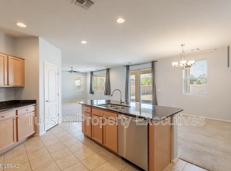 11545 W Oilseed Dr - Photo 3 of 41