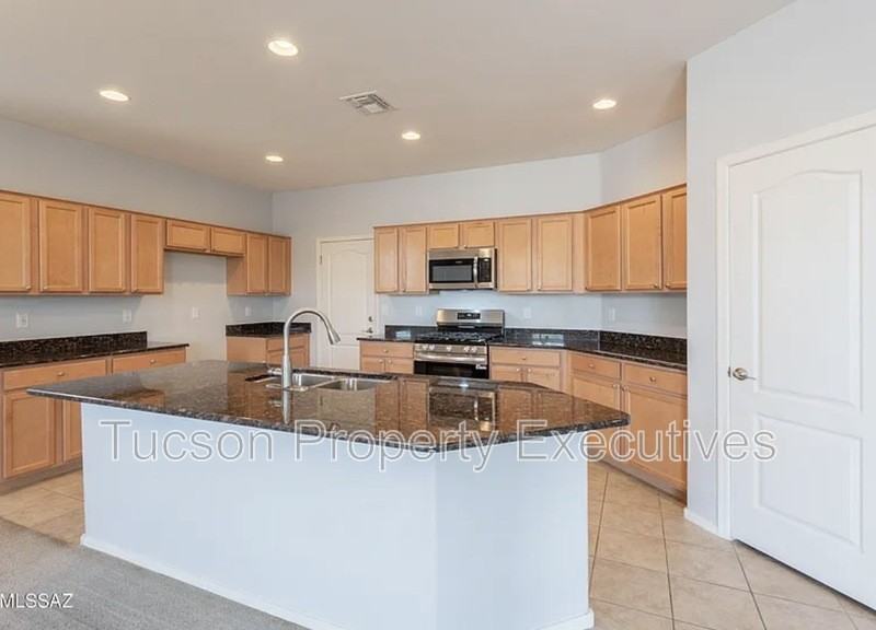 11545 W Oilseed Dr - Photo 5 of 41