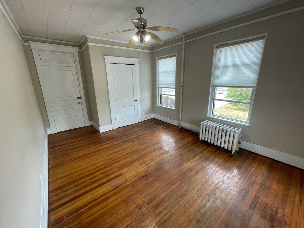 202 202 E Jefferson - 202 E Jefferson St #302 - Photo 3 of 8