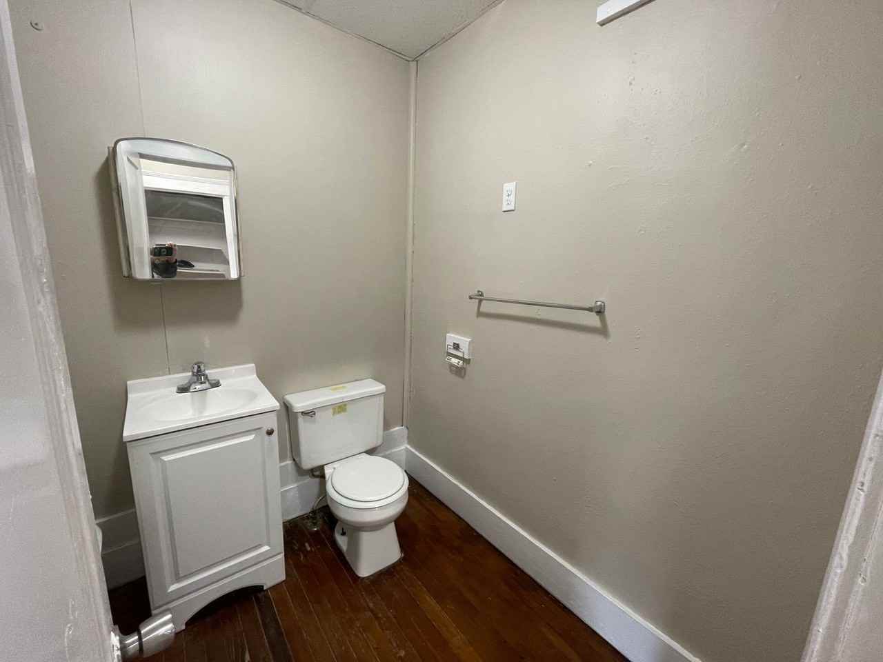 202 202 E Jefferson - 202 E Jefferson St #302 - Photo 6 of 8