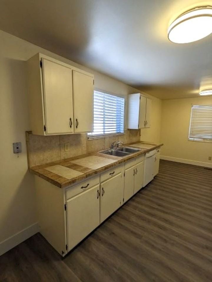 3429 Quincy Ave. - Photo 3 of 35