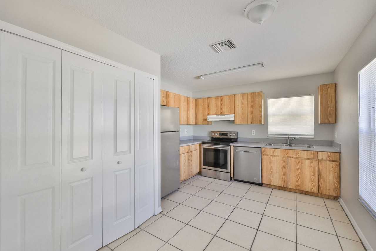 3611 Bishop Eddie Newkirk Way - Photo 6 of 33